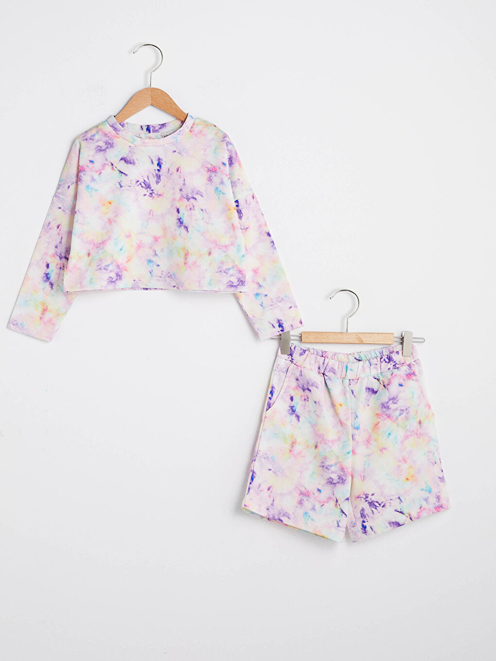Pembe Bisiklet Yaka Batik Desenli Uzun Kollu Kız Çocuk Sweatshirt ve Şort