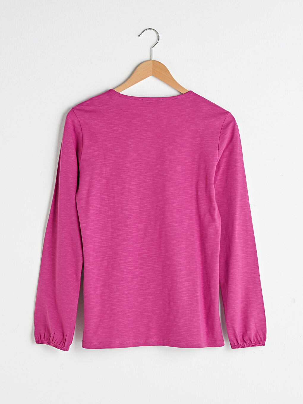 بلوزة كم طويل للسيدات بياقة ربطة وتفاصيل تطريز-7