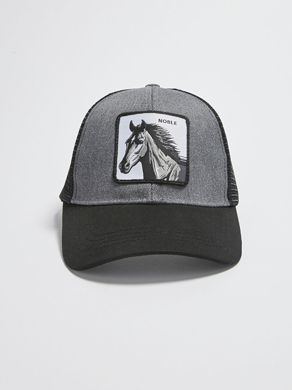 Etiket Detaylı Fileli Erkek Şapka-3