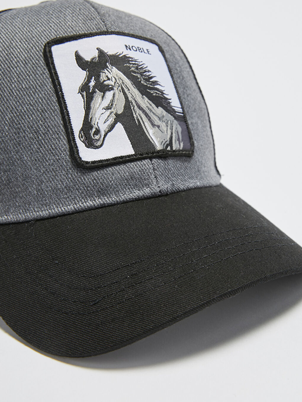 Etiket Detaylı Fileli Erkek Şapka-4