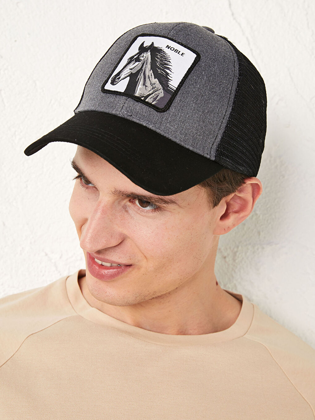 Etiket Detaylı Fileli Erkek Şapka-1