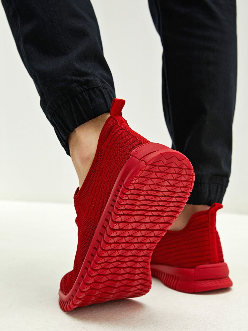 حذاء رياضي مفصل بأربطة للرجال-1