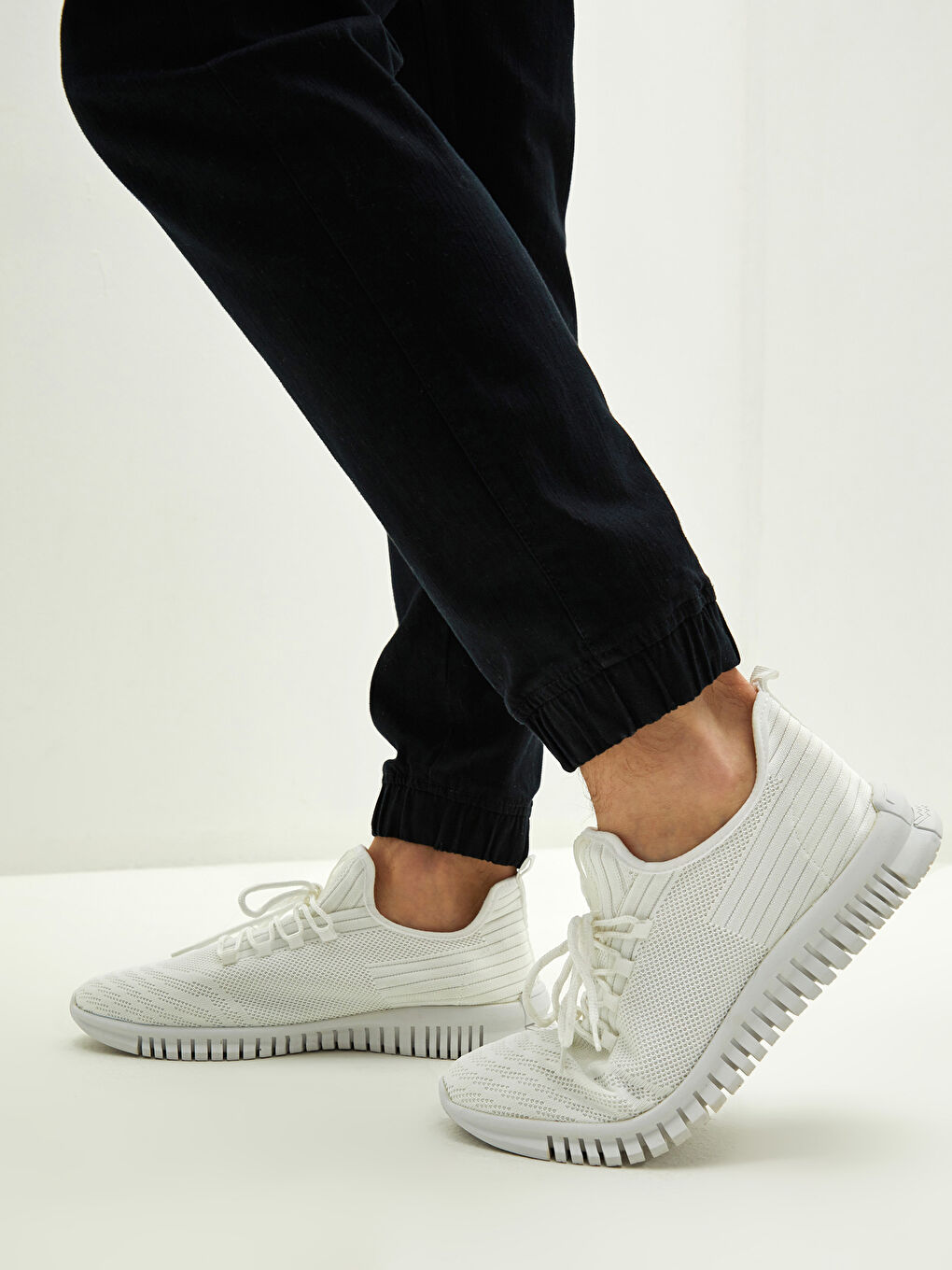 Beyaz File Detaylı Bağcıklı Erkek Spor Ayakkabı