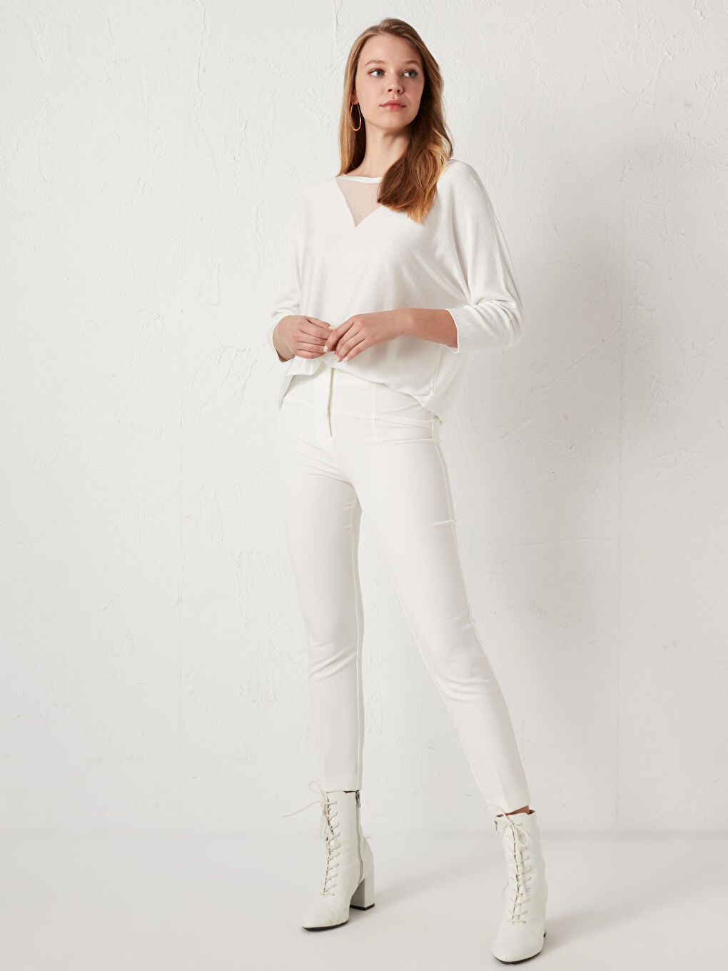 Ekru Kayık Yaka Sim Detaylı İnce Kazak-3