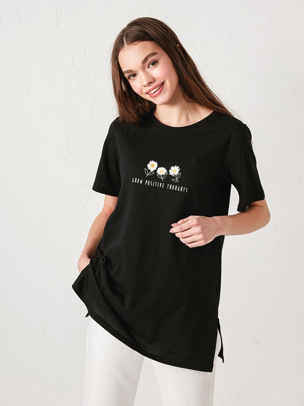 Siyah Bisiklet Yaka Baskılı Kısa Kollu Pamuklu Kadın Tişört