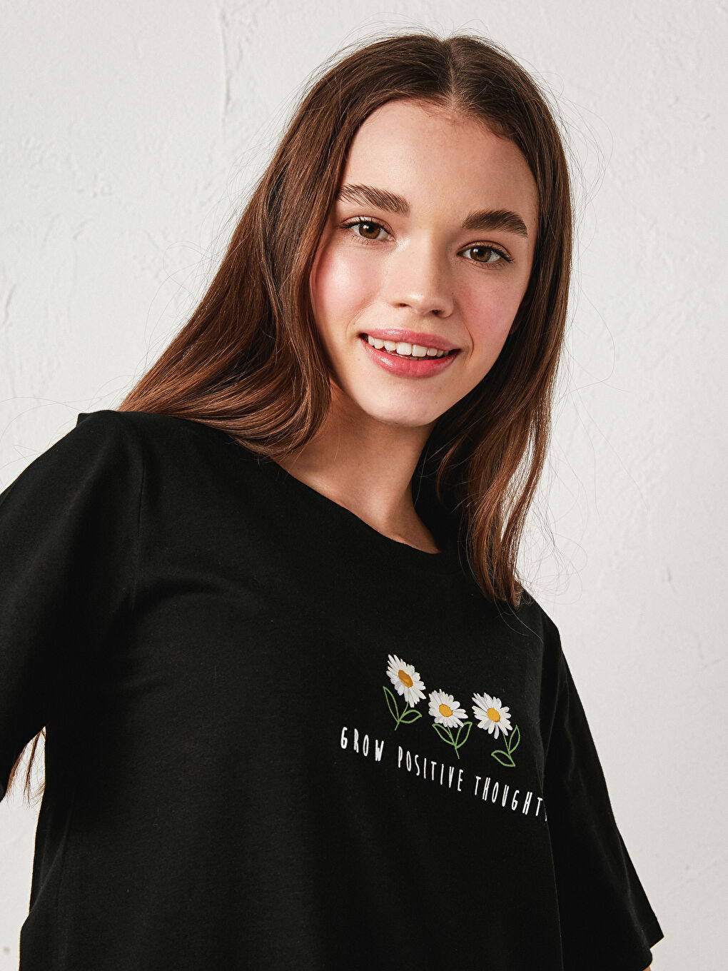 Siyah Bisiklet Yaka Baskılı Kısa Kollu Pamuklu Kadın Tişört-2