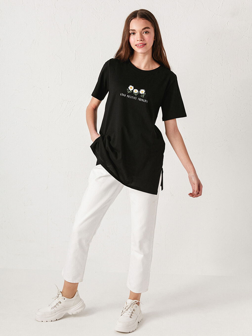 Siyah Bisiklet Yaka Baskılı Kısa Kollu Pamuklu Kadın Tişört-3