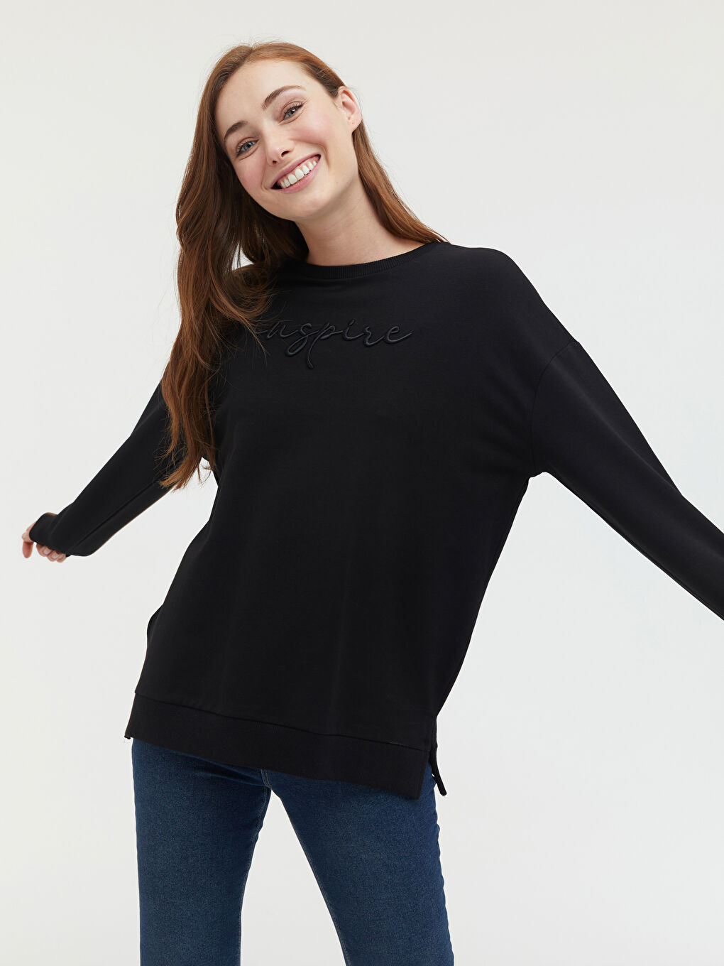 Siyah Bisiklet Yaka Slogan Nakışlı Sweatshirt