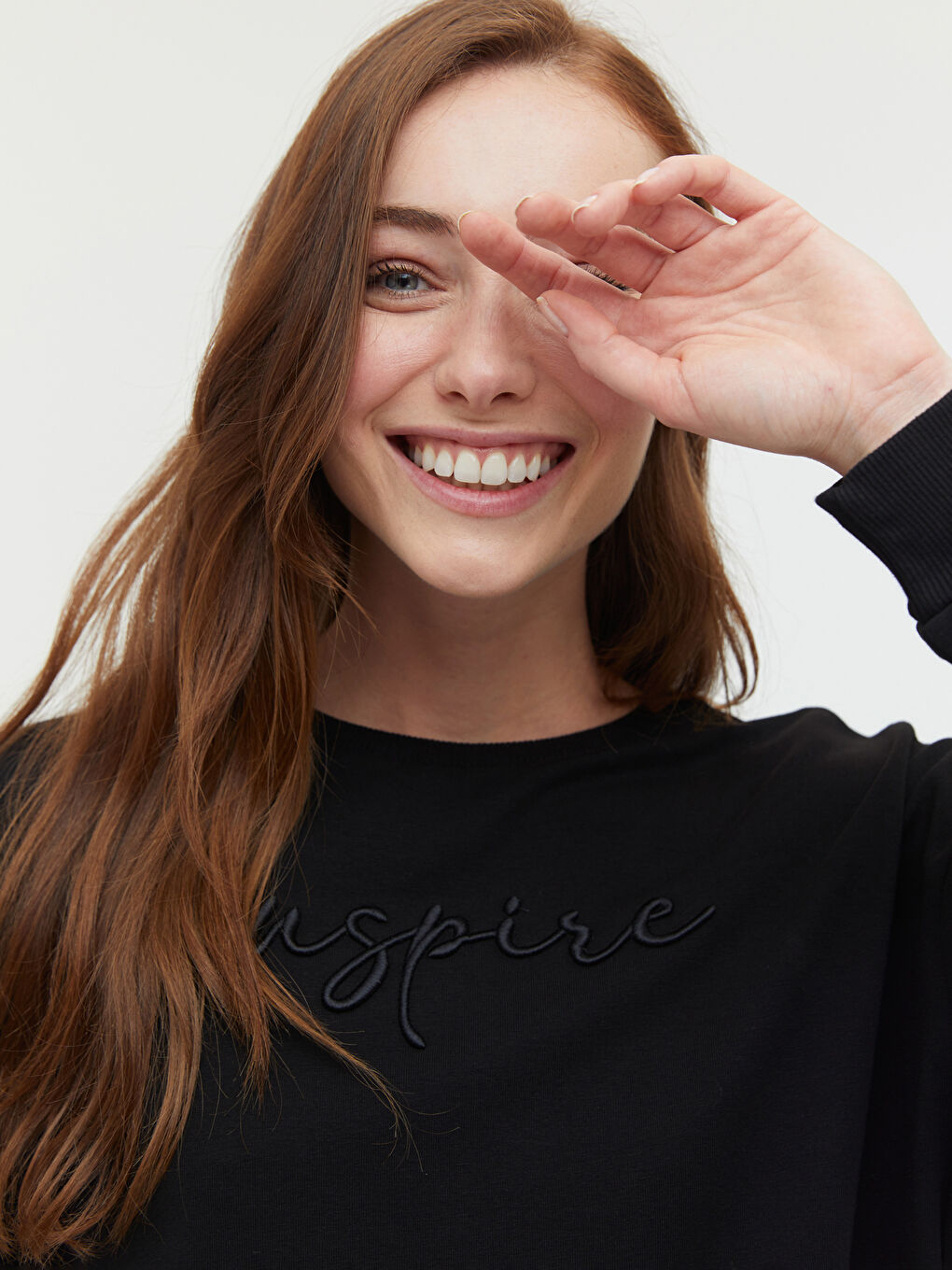 Siyah Bisiklet Yaka Slogan Nakışlı Sweatshirt-1