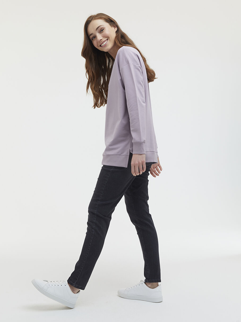 LCWAIKIKI Basic Mat Lila Bisiklet Yaka Çiçek Desenli Sweatshirt - 2