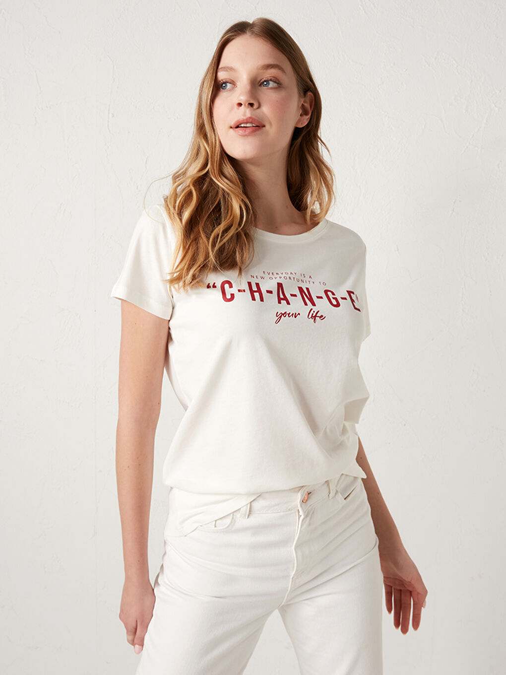 Beyaz Slogan Baskılı Bisiklet Yaka Tişört-6