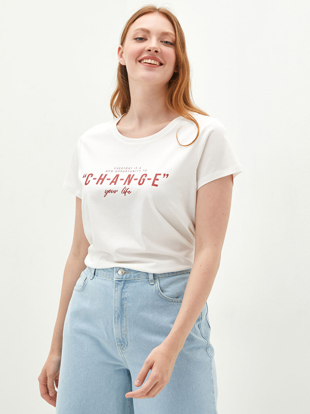 Beyaz Slogan Baskılı Bisiklet Yaka Tişört-1