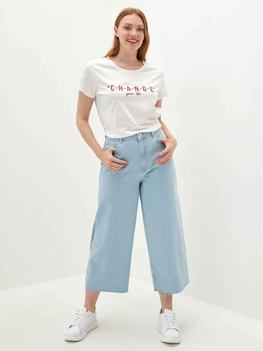 Beyaz Slogan Baskılı Bisiklet Yaka Tişört-2