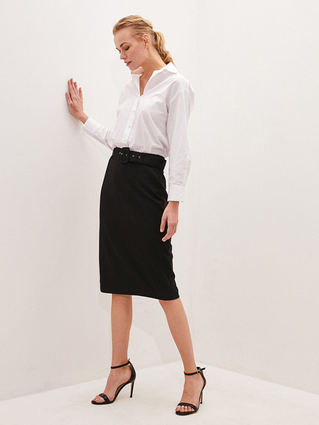 Belt Detail Short Skirt-4