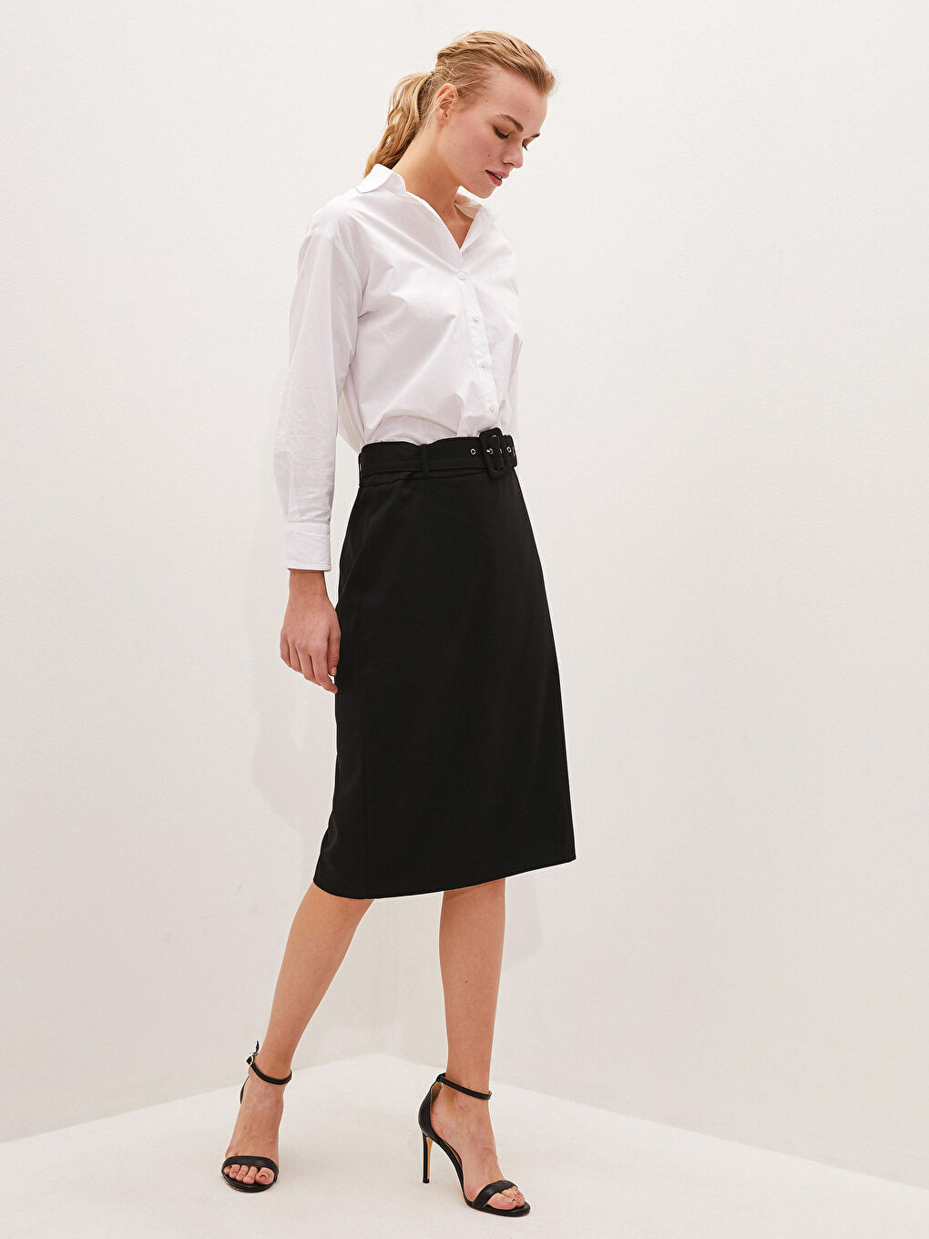 Belt Detail Short Skirt-1