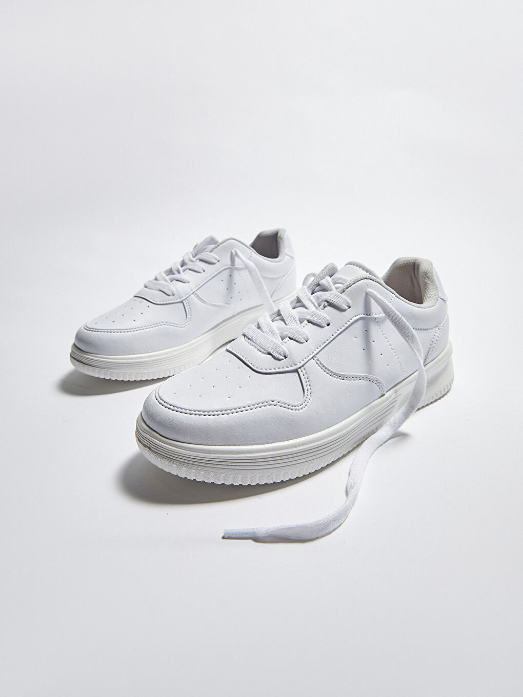 Beyaz Bağcıklı Günlük Kadın Spor Ayakkabı-2