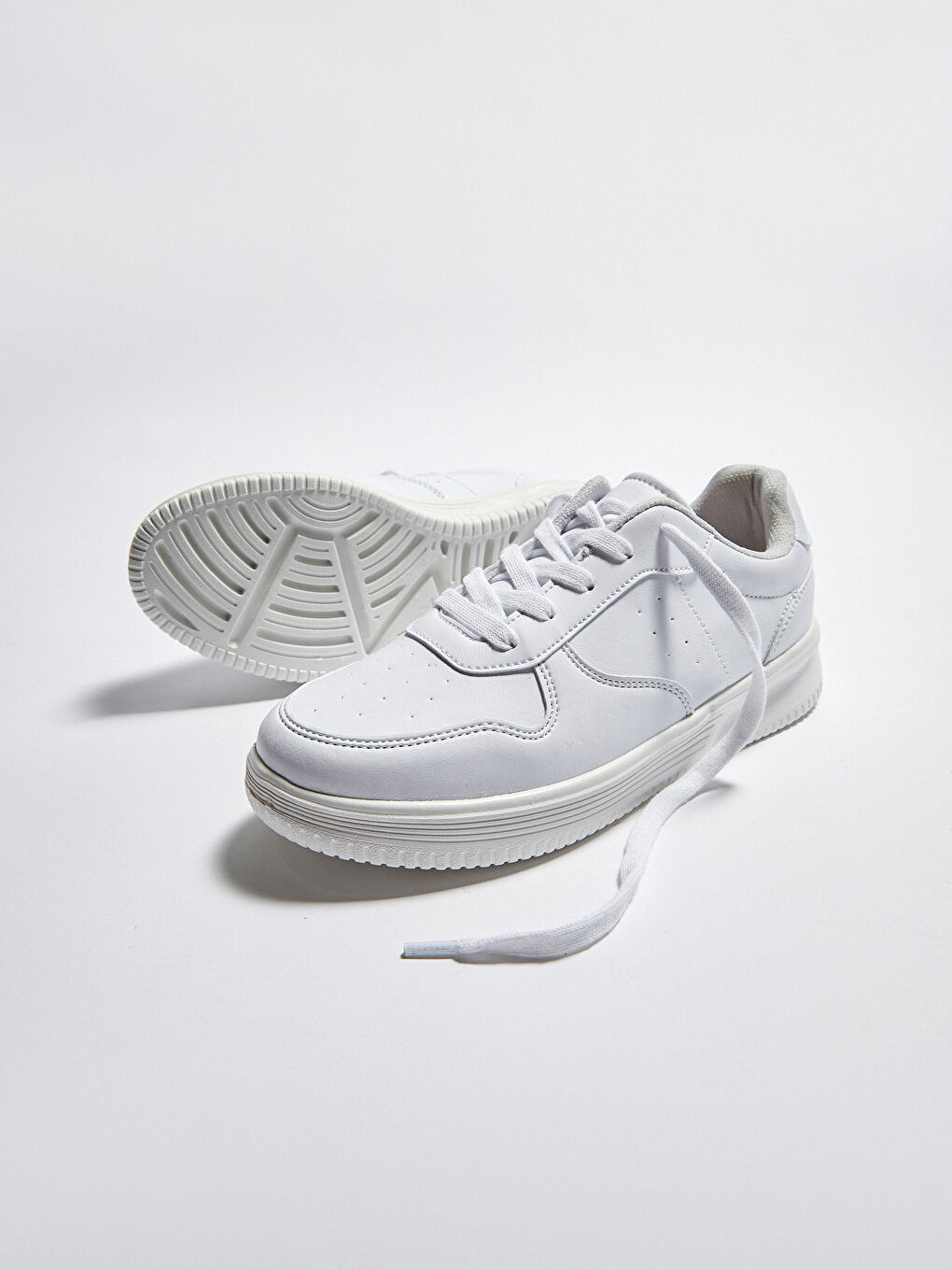 Beyaz Bağcıklı Günlük Kadın Spor Ayakkabı-3