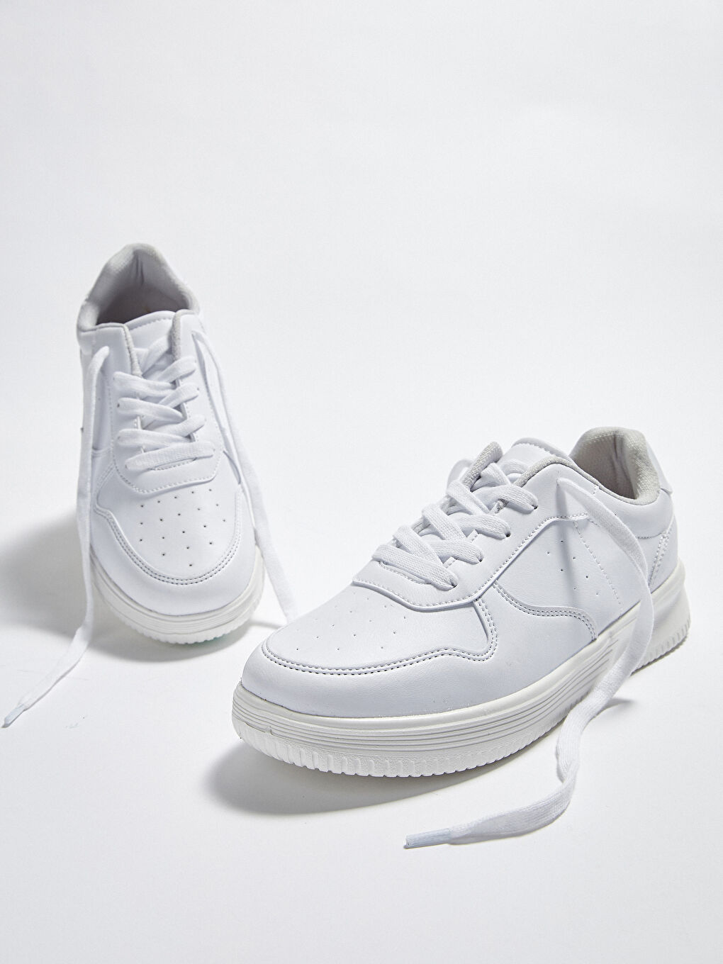 Beyaz Bağcıklı Günlük Kadın Spor Ayakkabı-4