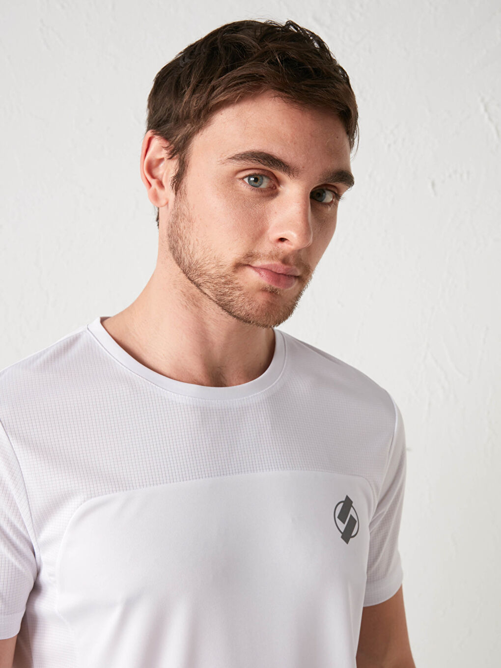 T-shirt de sport actif à manches courtes et col rond pour hommes-2