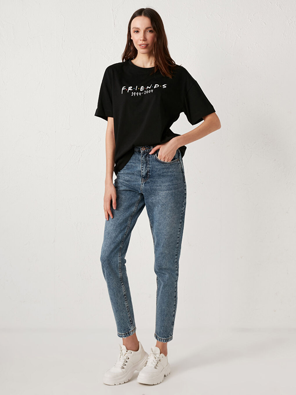 Siyah Bisiklet Yaka Friends Baskılı Pamuklu Tişört-2