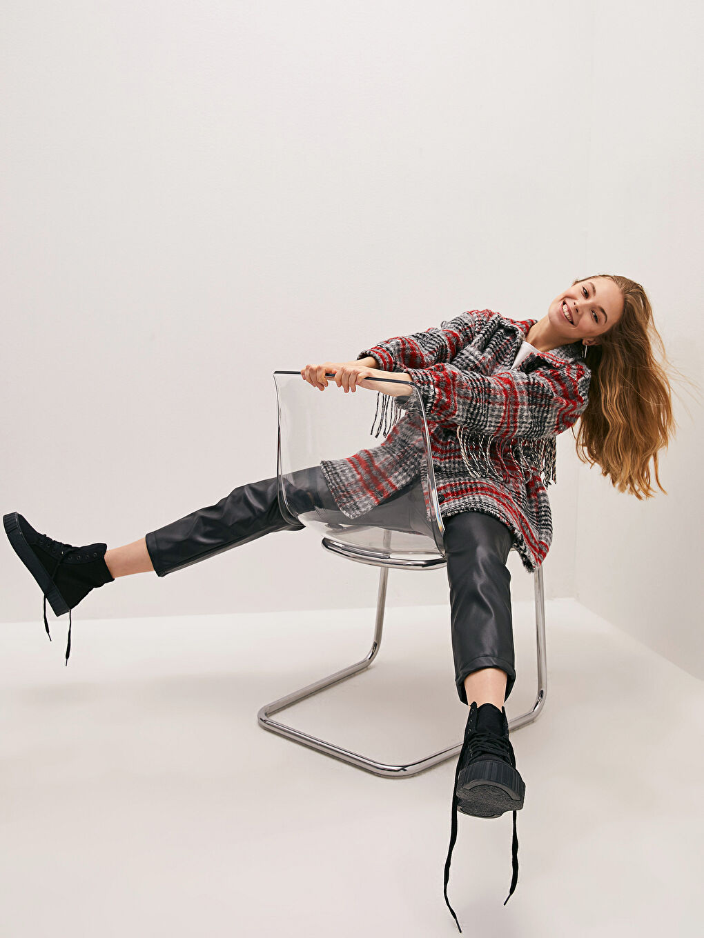 Kırmızı Gömlek Yaka Cep Detaylı Ekose Uzun Kollu Kadın Kaşe Kaban-1