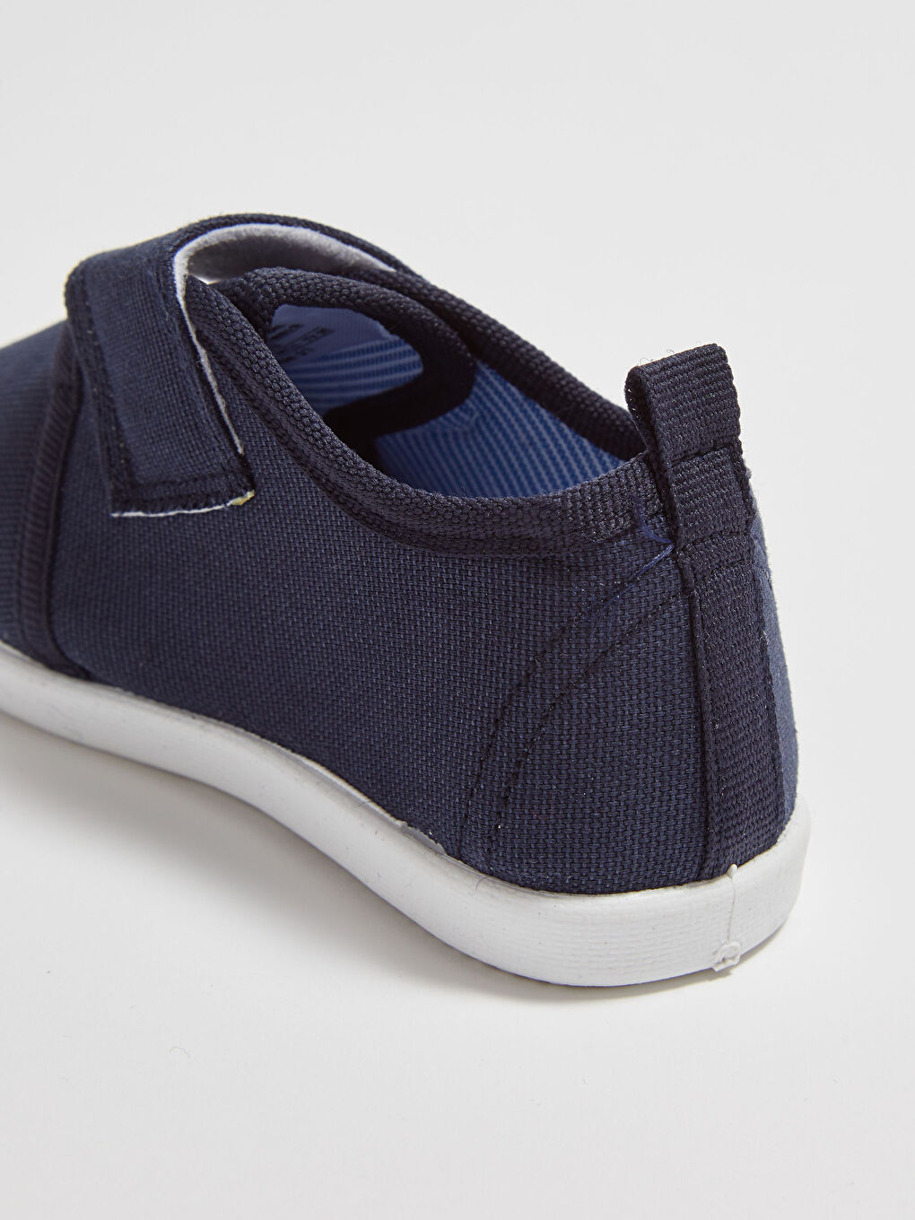 Lacivert Nakış Detaylı Cırt Cırtlı Erkek Bebek Yürüme Öncesi Günlük Bez Ayakkabı-1