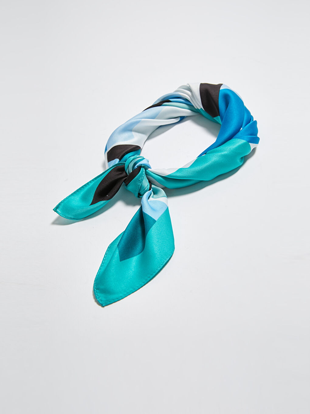 Yeşil Desenli Saten Bandana-4