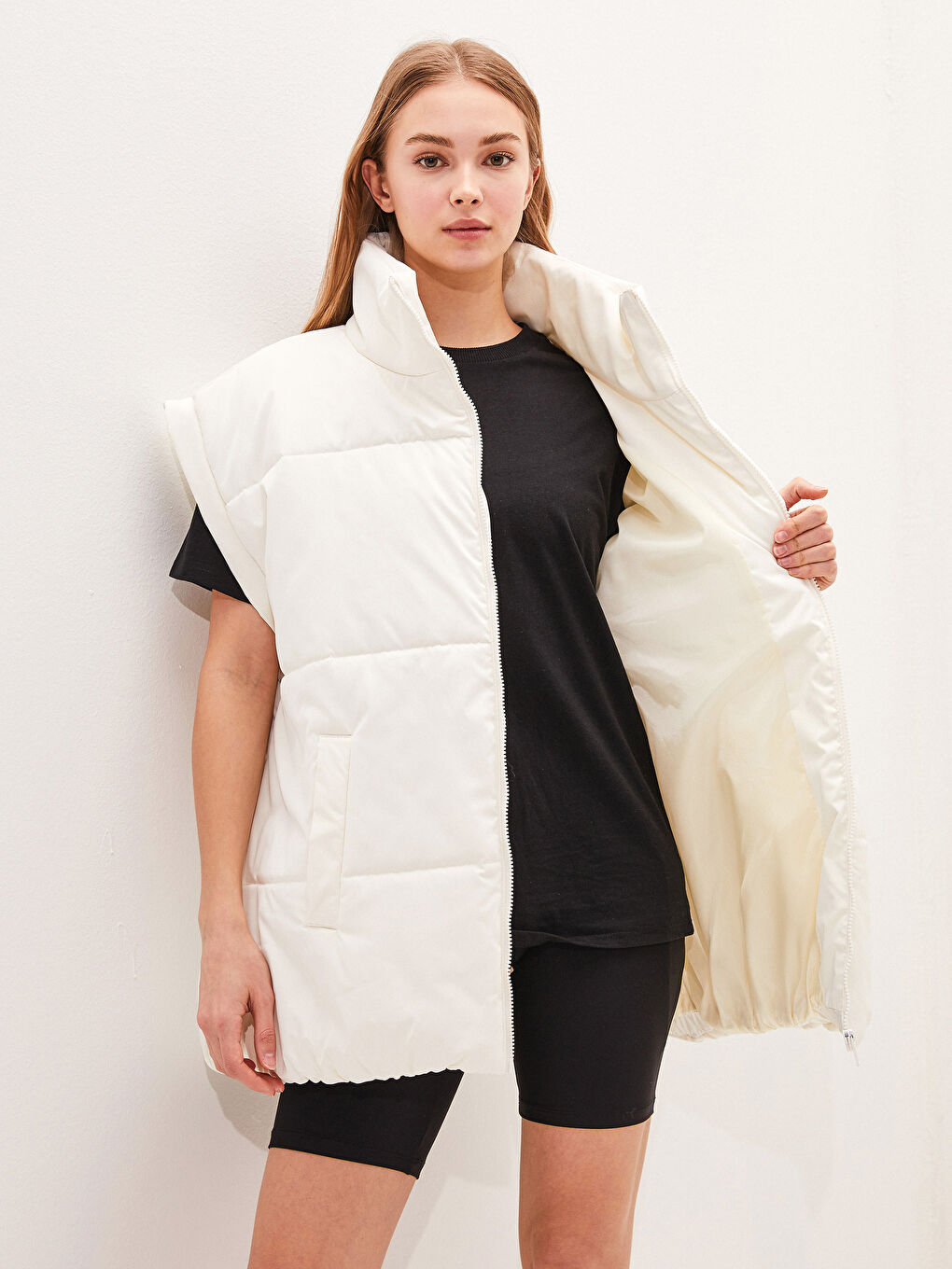 Bej Dik Yaka Kolsuz Fermuarlı Kadın Şişme Yelek-3