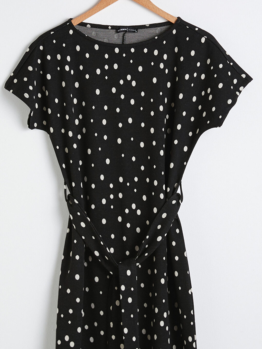 Rochie Midi cu Buline și Curea în Talie-8