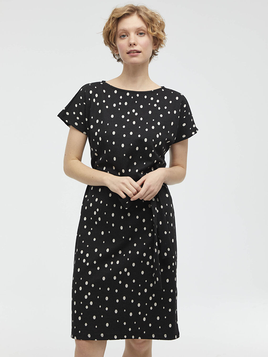 Rochie Midi cu Buline și Curea în Talie-1