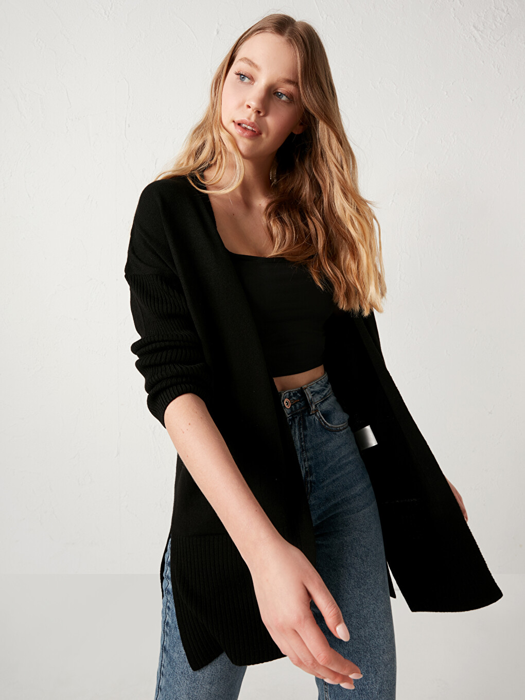 Self Patterned Thin V Neck Knitwear Cardigan-3
