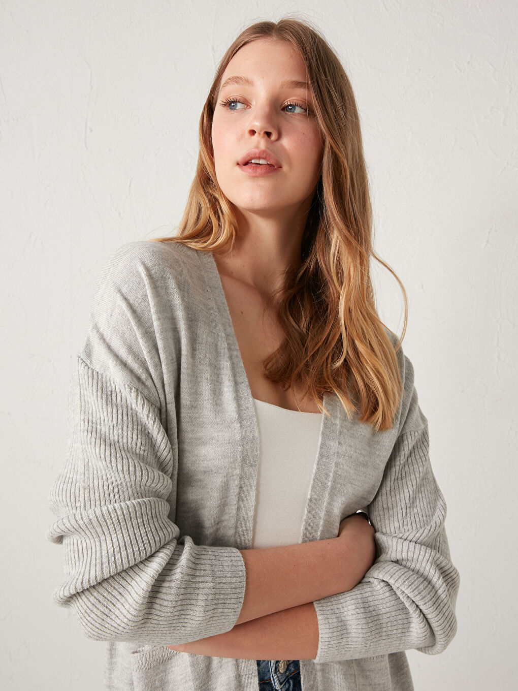 Self-Patterned and V-Neck Lightweight Tricot Cardigan-1