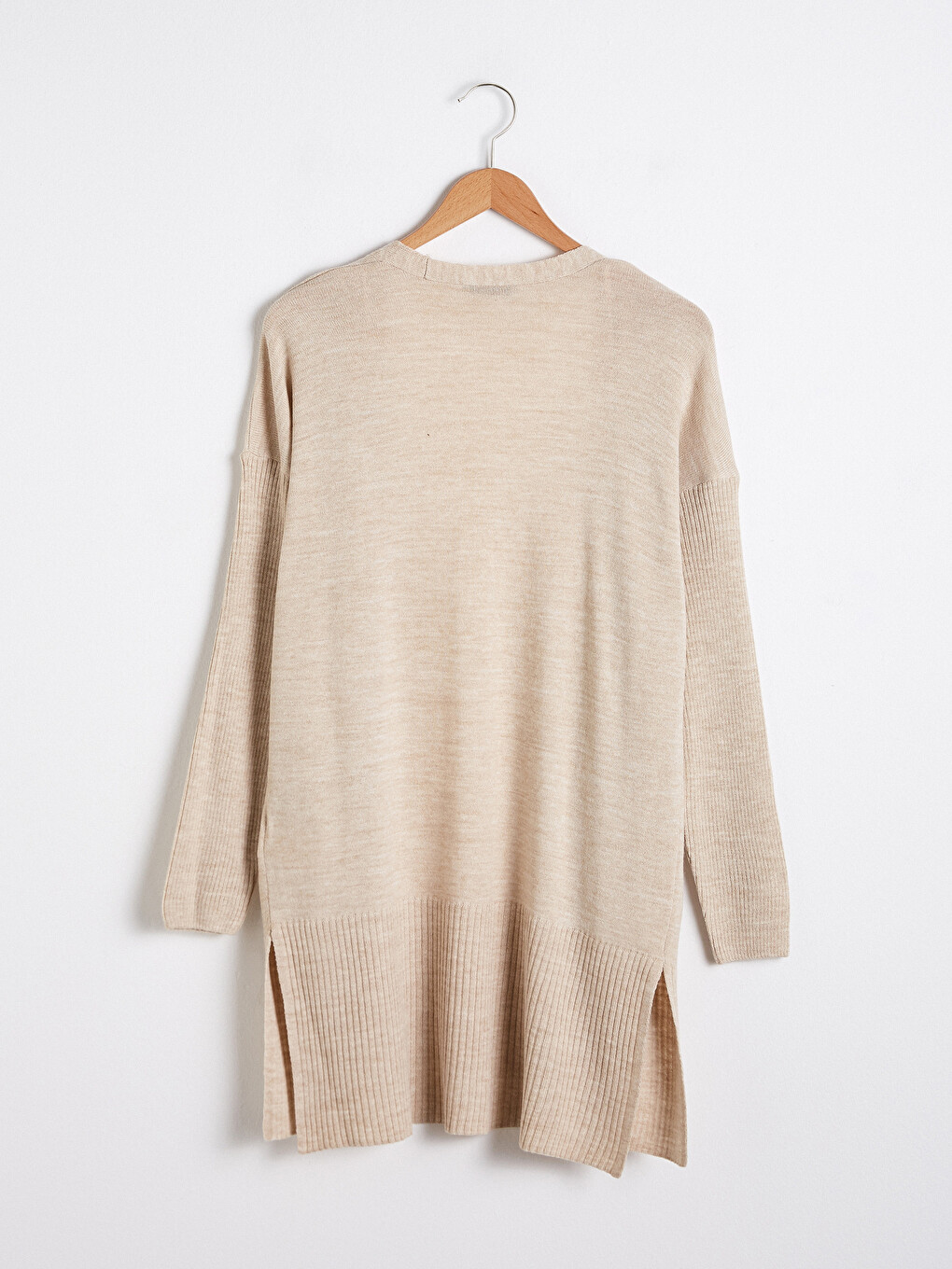 Self Patterned Thin V Neck Knitwear Cardigan-1
