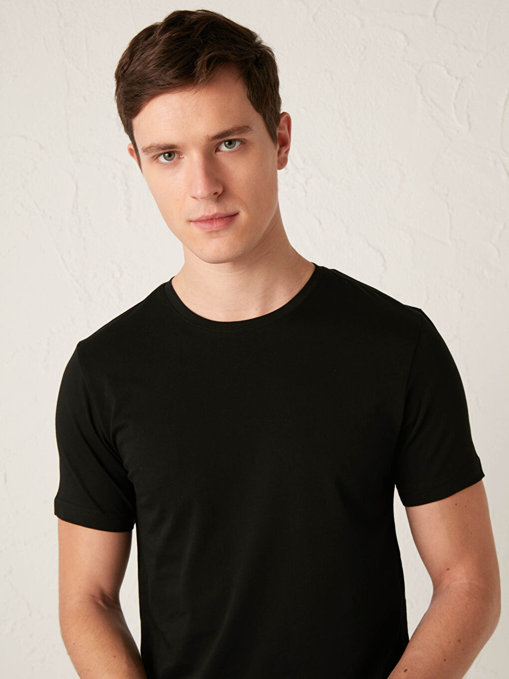 Базовая мужская футболка из чесаного хлопка с круглым вырезом и короткими рукавами-1