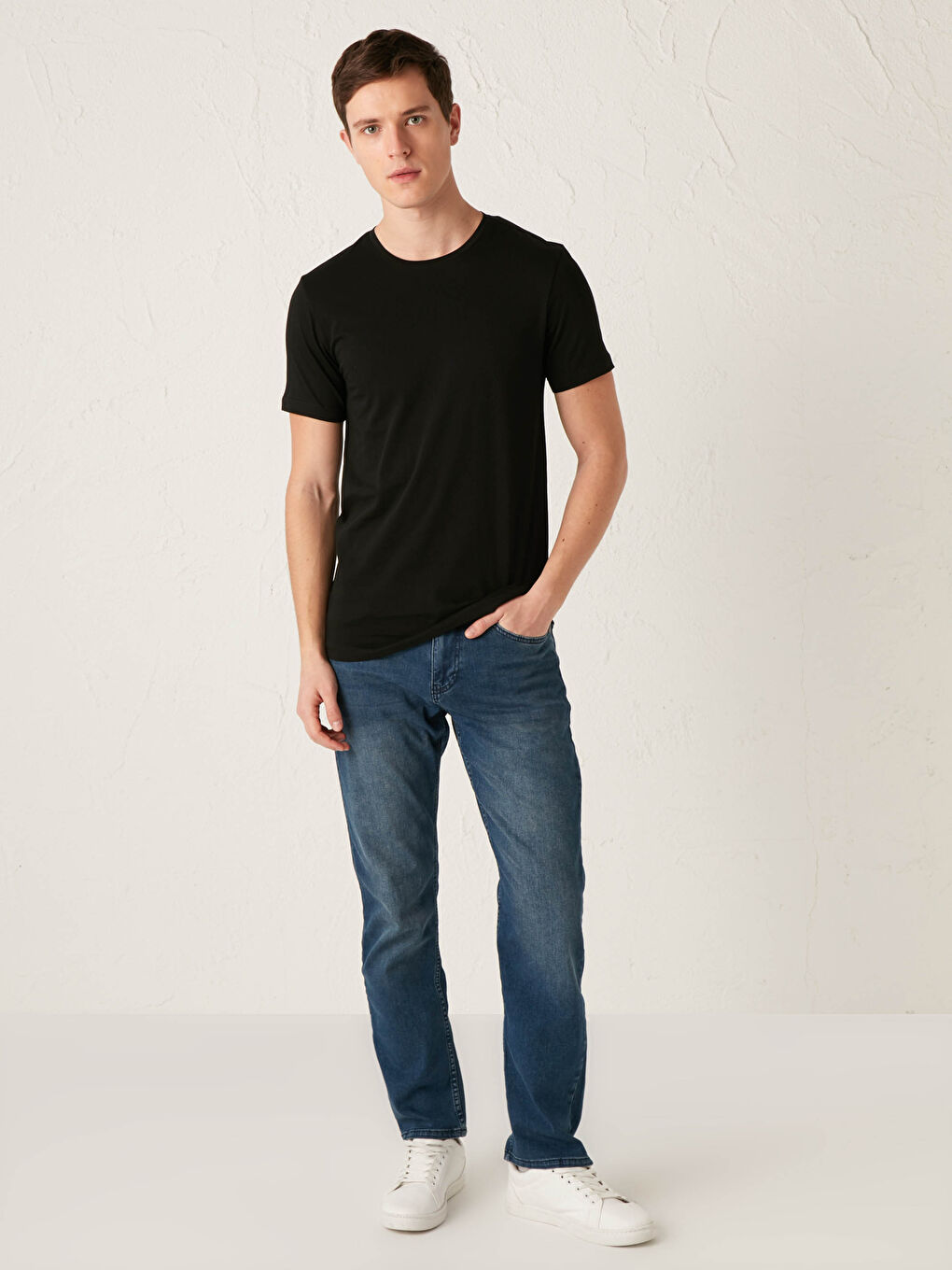 Базовая мужская футболка из чесаного хлопка с круглым вырезом и короткими рукавами-3