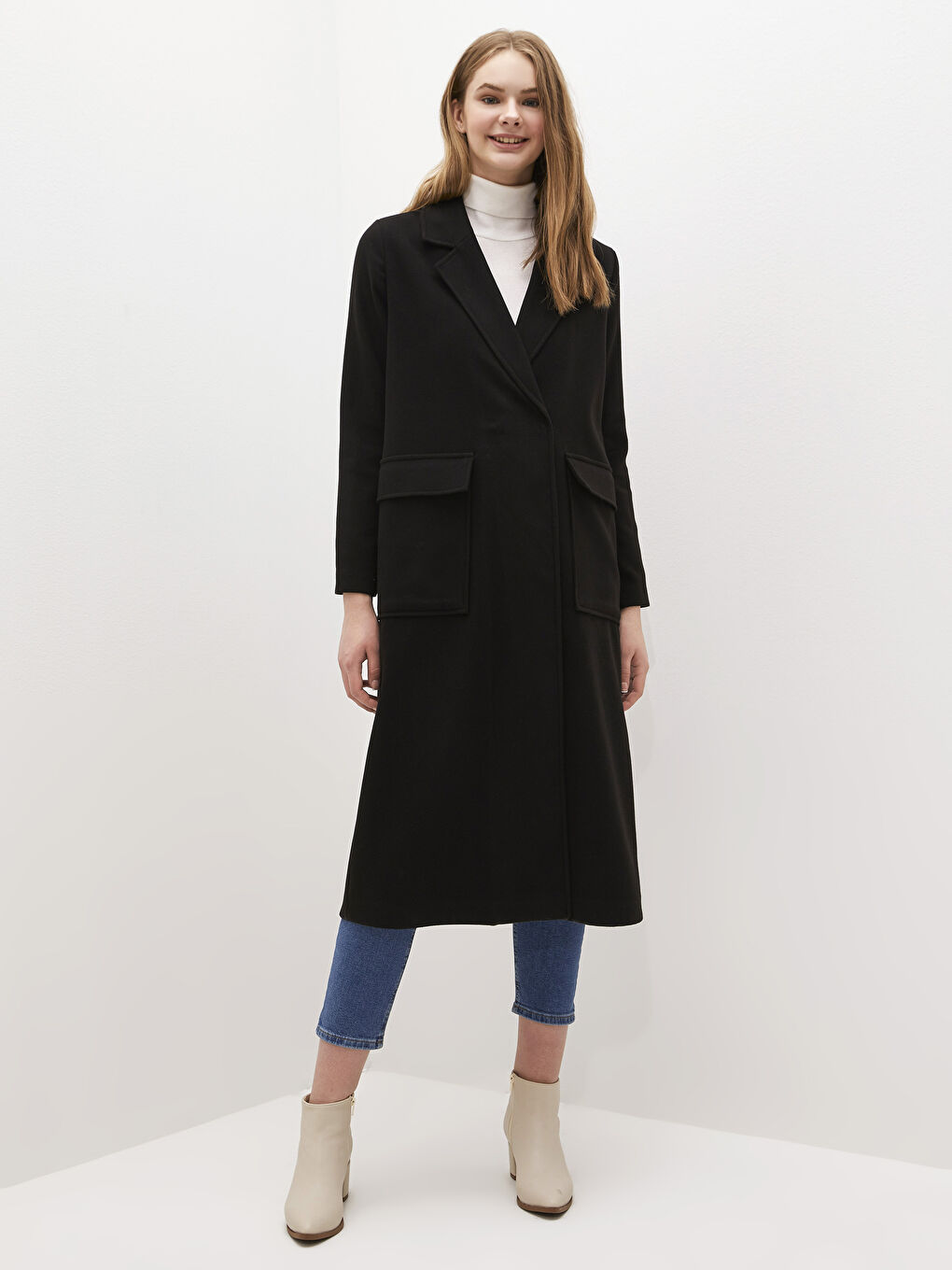 Siyah Ceket Yaka Düz Uzun Kollu Kalın Kadın Kaşe Kaban