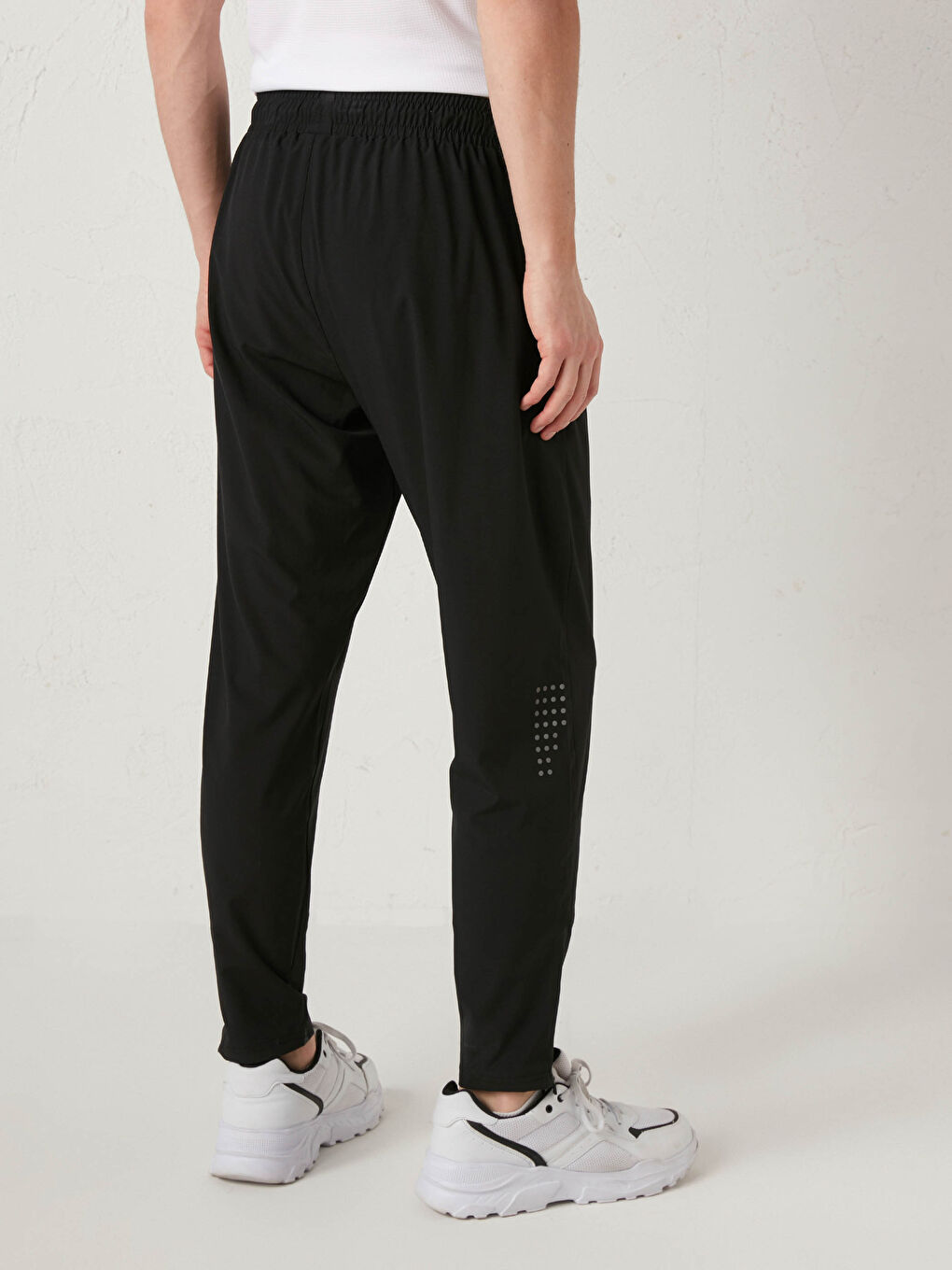 Siyah Standart Kalıp Aktif Spor Erkek Eşofman Altı-3