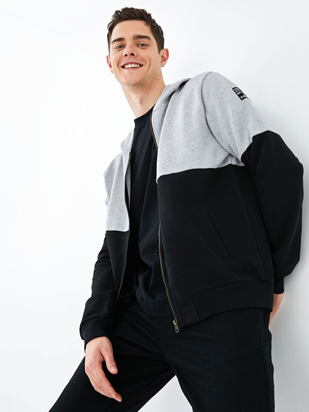 Gri Kapüşonlu Uzun Kollu Erkek Fermuarlı Sweatshirt-1