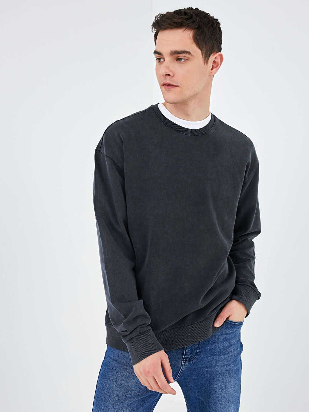Oversize Crew Neck Long Sleeve Men's Sweatshirt-1