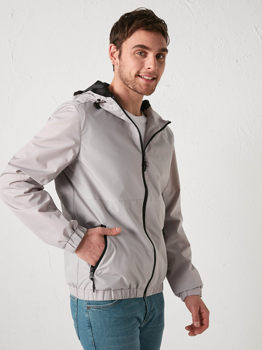 Bej Slim Fit Dik Yaka Kapüşonlu İnce Erkek Yağmurluk-7