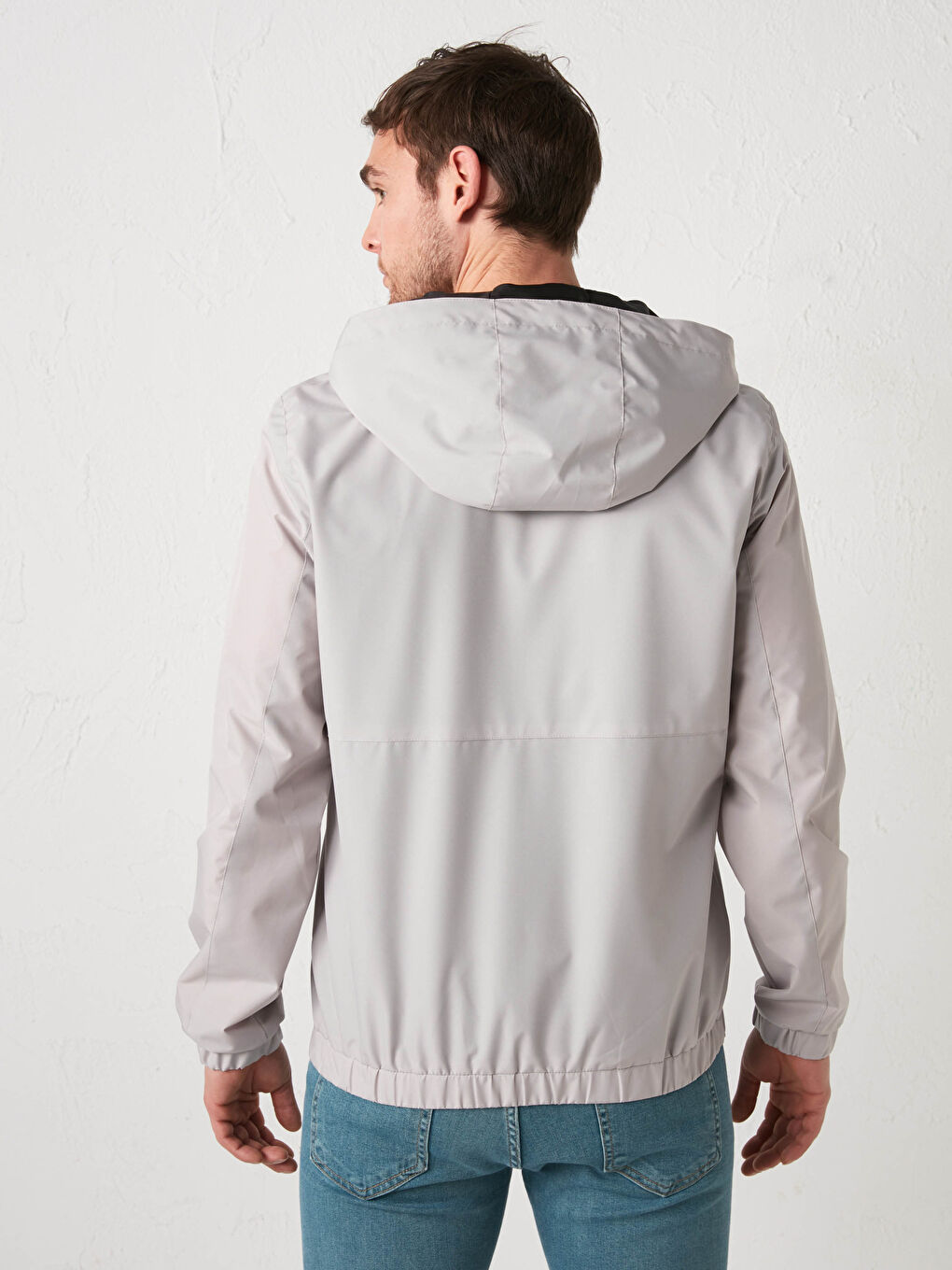 Bej Slim Fit Dik Yaka Kapüşonlu İnce Erkek Yağmurluk-11