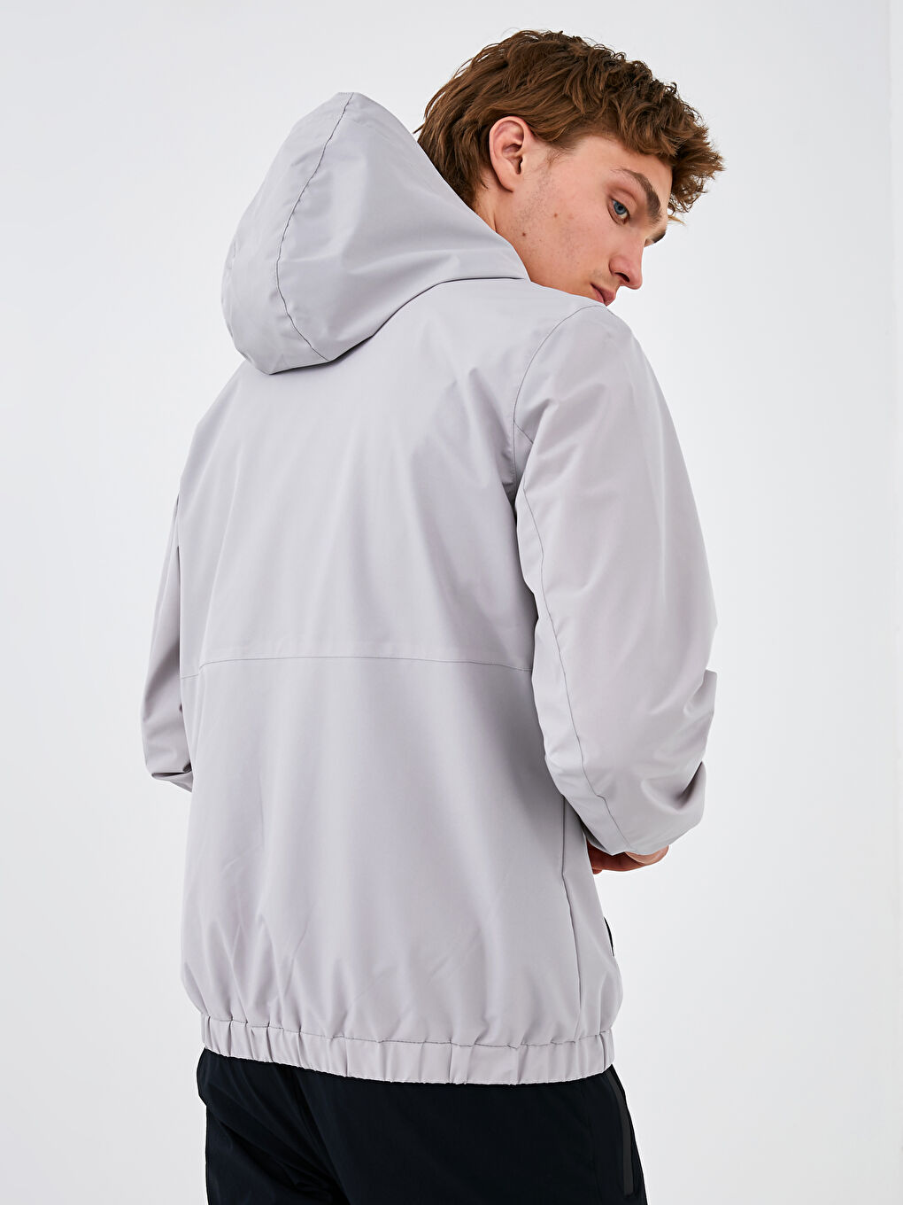 Bej Slim Fit Dik Yaka Kapüşonlu İnce Erkek Yağmurluk-6