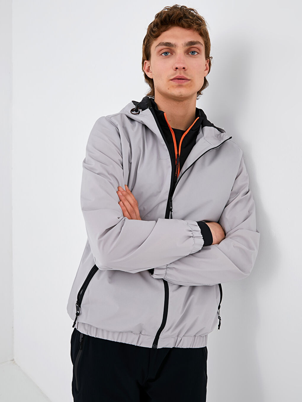 Bej Slim Fit Dik Yaka Kapüşonlu İnce Erkek Yağmurluk