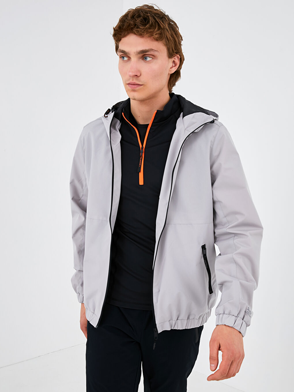 Bej Slim Fit Dik Yaka Kapüşonlu İnce Erkek Yağmurluk-1