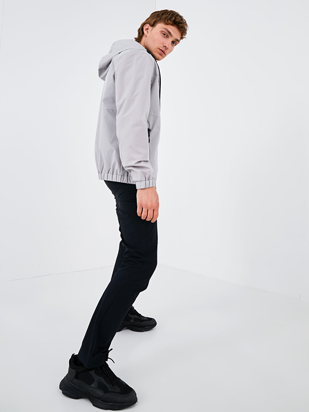 Bej Slim Fit Dik Yaka Kapüşonlu İnce Erkek Yağmurluk-2