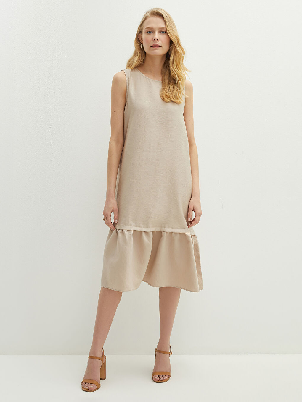 Bej Bisiklet Yaka Düz Kolsuz Fırfır Detaylı Kadın Elbise-2