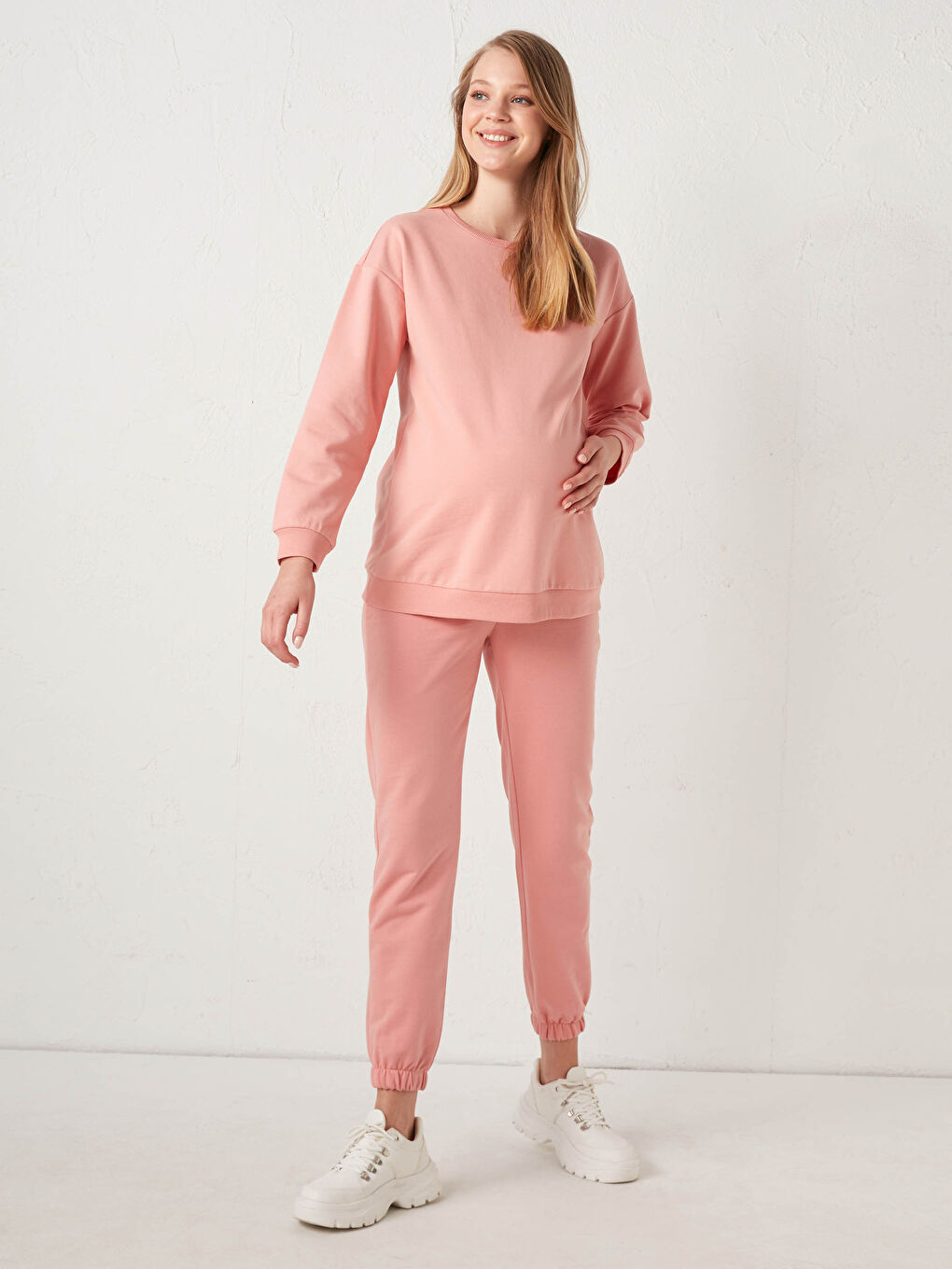 Дөңгелек жағалы жүктілікке арналған свитшот-3