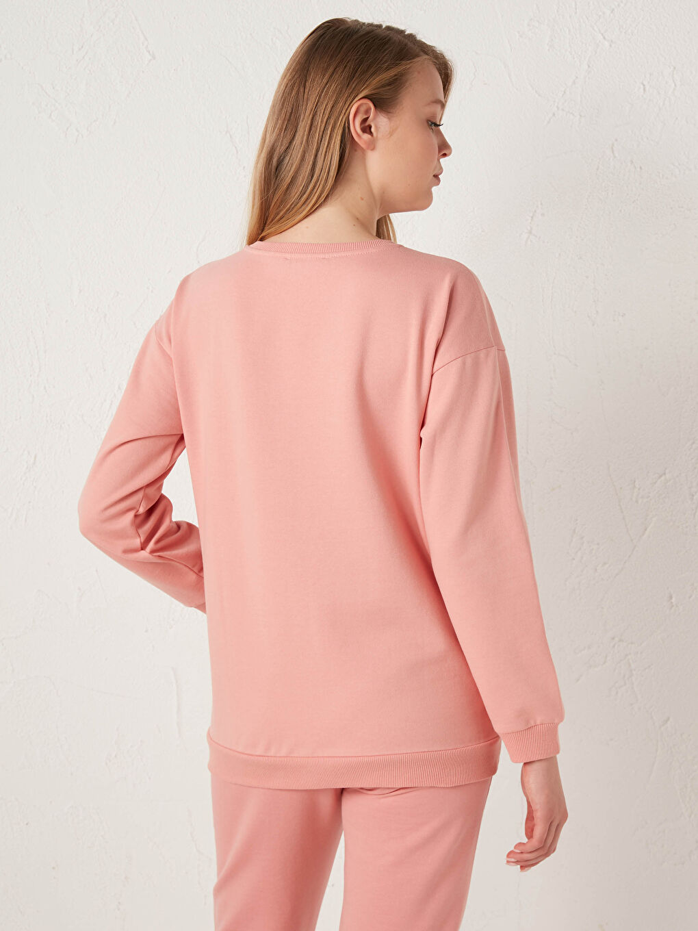 Дөңгелек жағалы жүктілікке арналған свитшот-4