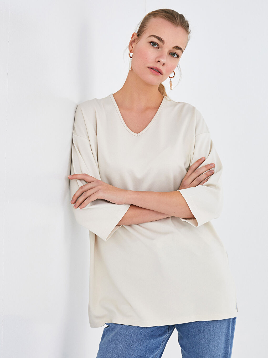 Bej V Yaka Düz Yarım Kollu Kadın Bluz-4