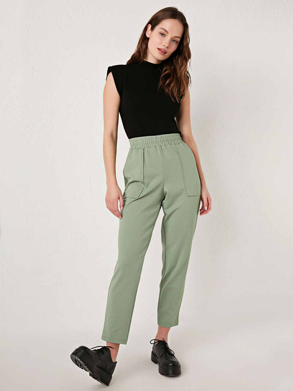 Брюки до щиколотки с эластичной резинкой на талии-2